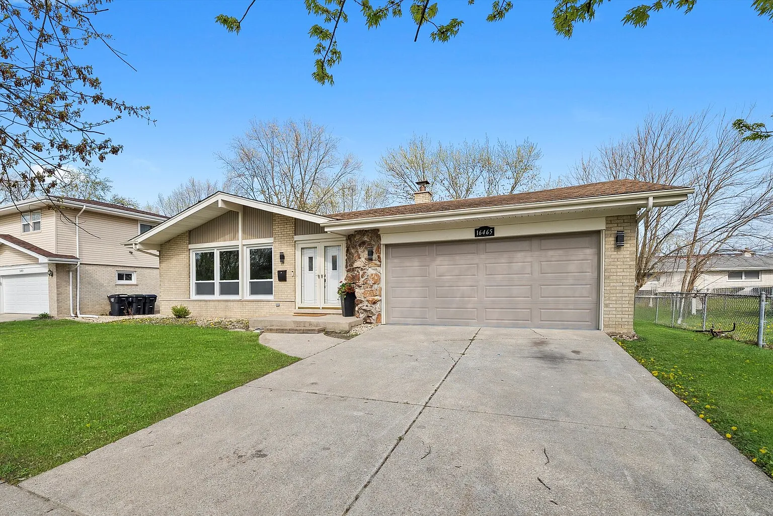 16465 Woodlawn East Ave photo 1