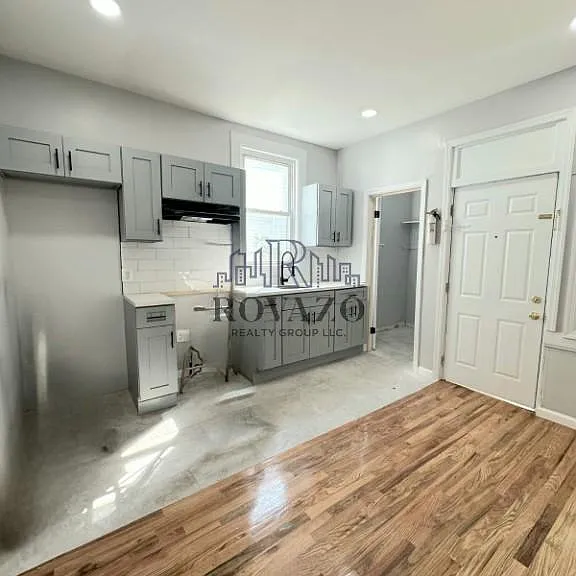 29 Baldwin Ave #2 — Photo 1