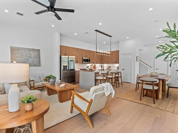 1011 Tuskegee Heights Ln, Houston, TX 77009