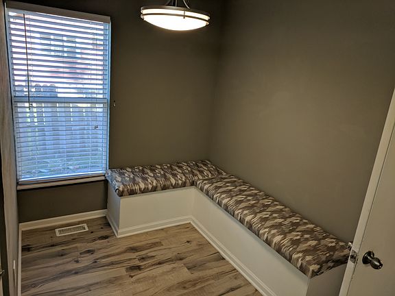 1153 Dining/Breakfast Nook