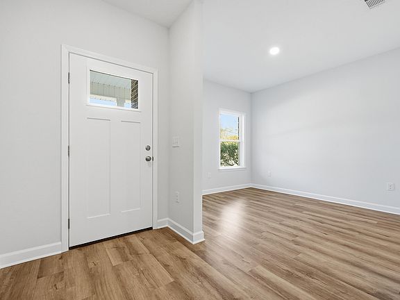 3rd image of 71 Spooner St