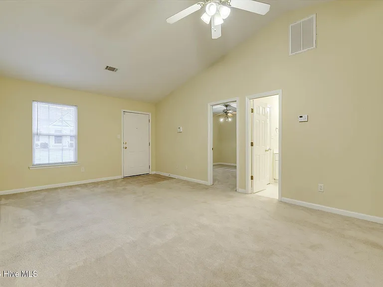 301 Beech Ln — Photo 8