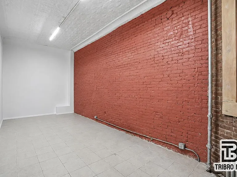 2032 2nd Ave #1B — Photo 5