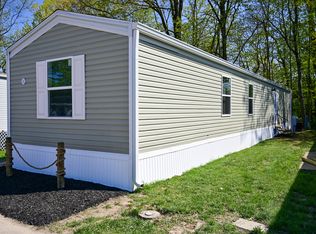 31 Blue Water Dr, Cicero, IN