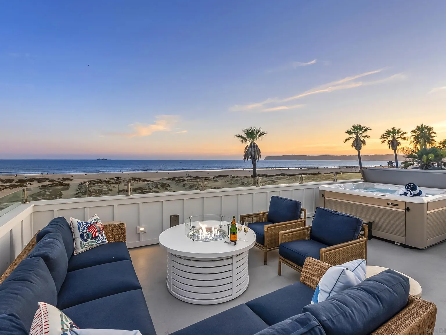 6 bed, 6.0 bath, 4100 sqft, $90,000 — Photo 3