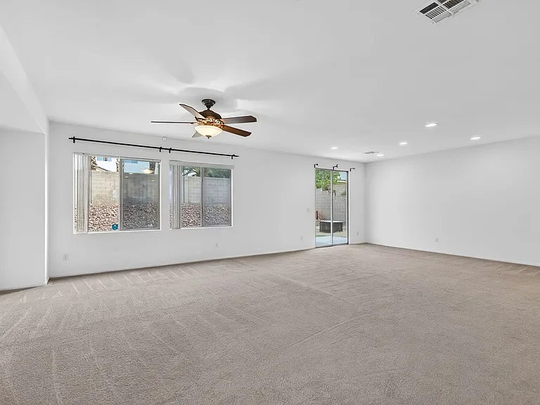 1704 Patrick Thomas Ct — Photo 12