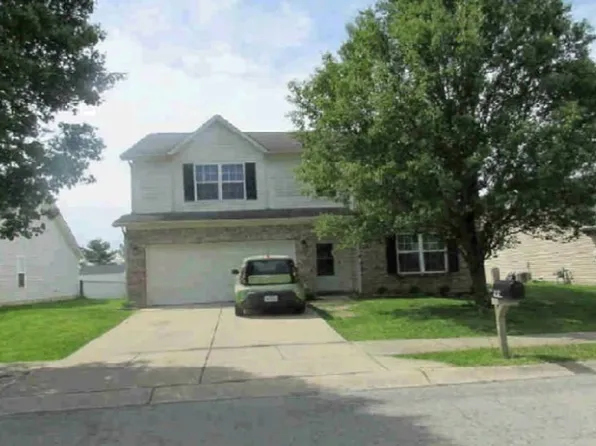 2727 Winding Creek Ln, Greenfield, IN 46140