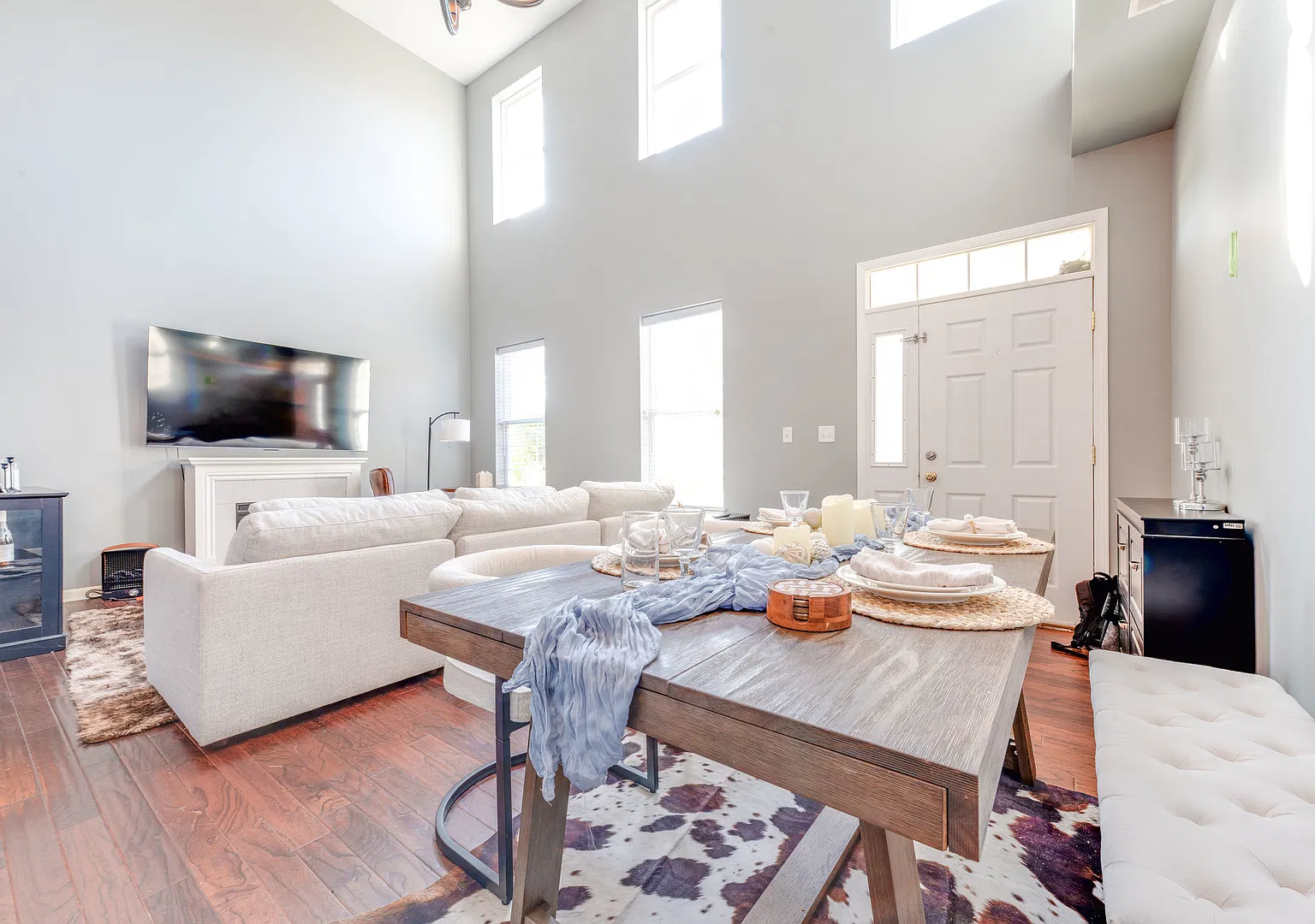 2 bed, 2.5 bath, 1189 sqft, $2,150 — Photo 2
