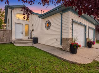 13915 137th St NW, Edmonton, AB T6V1X3