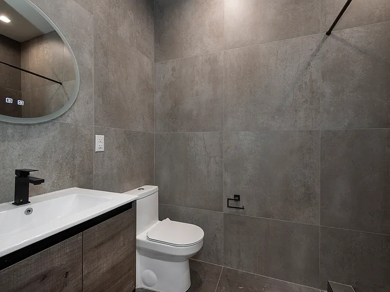 20 E 42nd St #5R — Photo 6