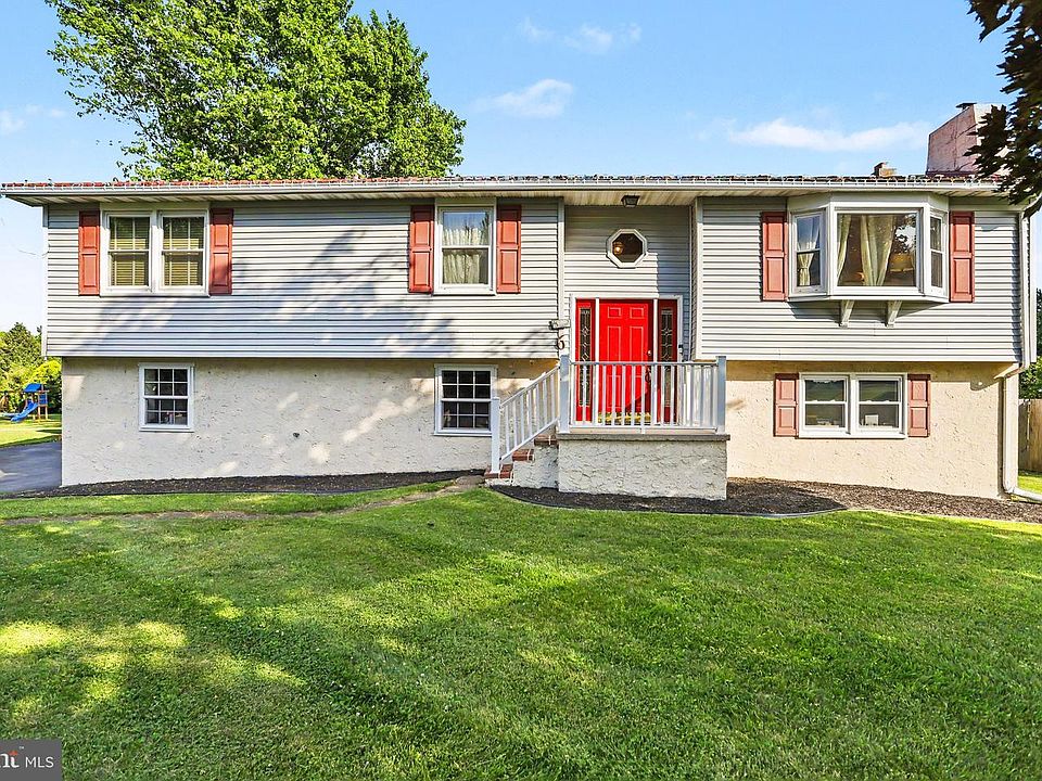 1st image of 6 Parker Dr