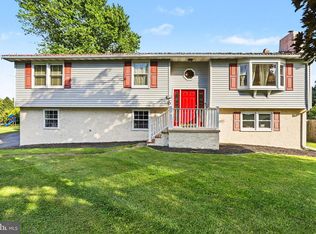 6 Parker Dr, Christiana, PA 17509