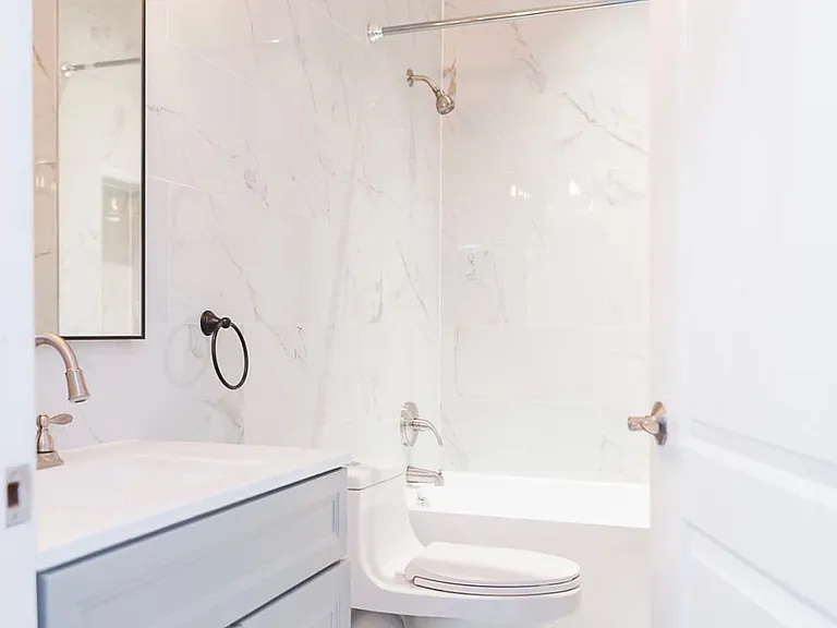 22 W 7th St #1 — Photo 11