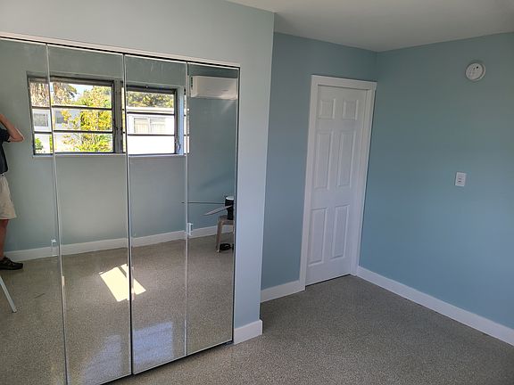 5th image of 1060 SE 14th Pl APT 16C