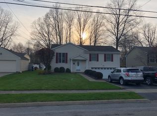 828 Saul Dr, Hubbard, OH