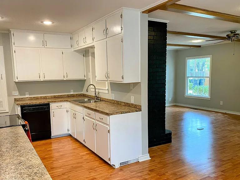 3825 Hubby Ave — Photo 11