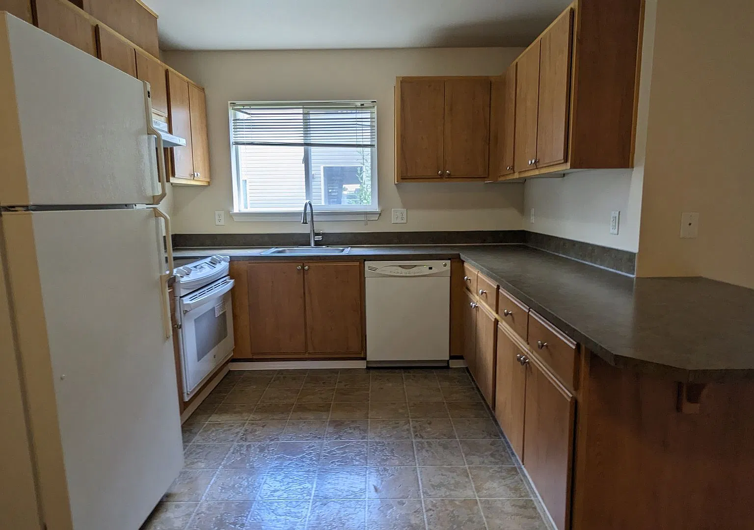 Wellesley Park Apartments — Photo 4