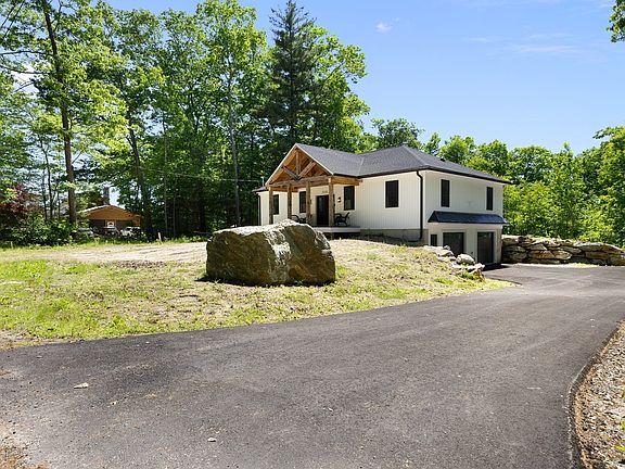 3rd image of 115 Webster Rd