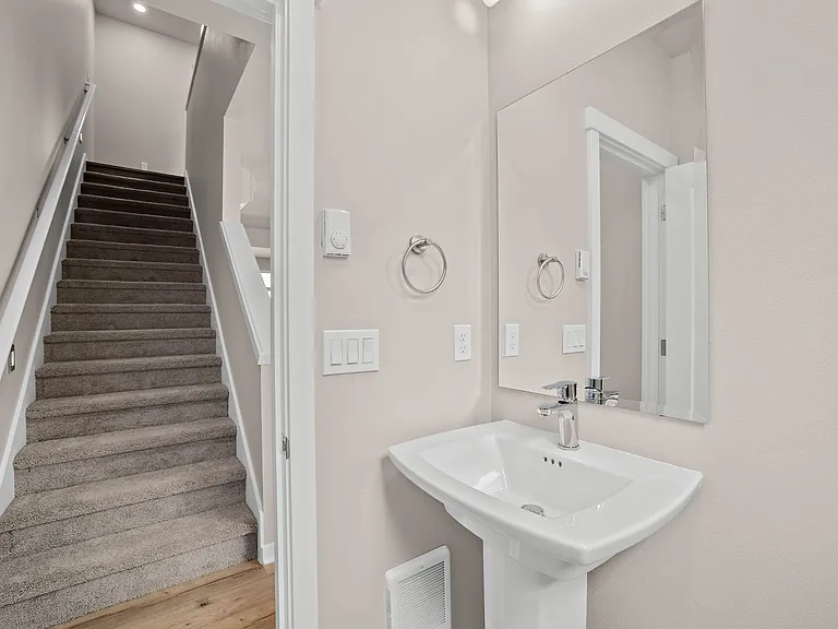 13730 Manor Way #E5 — Photo 17