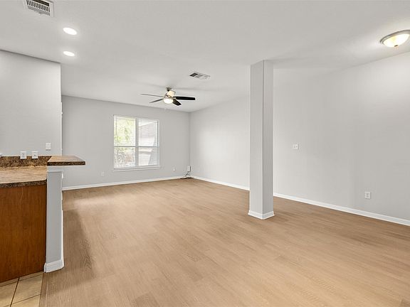 4th image of 5708 W Gate Blvd