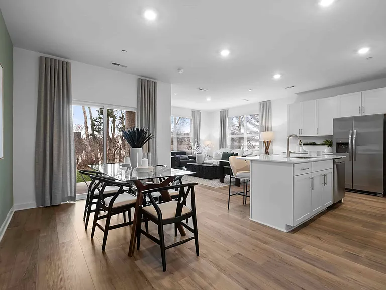 Vinewood Townhomes — Photo 10