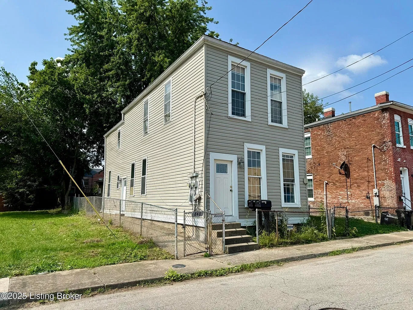 1 bed, 850 sqft, $1,200 — Photo 1