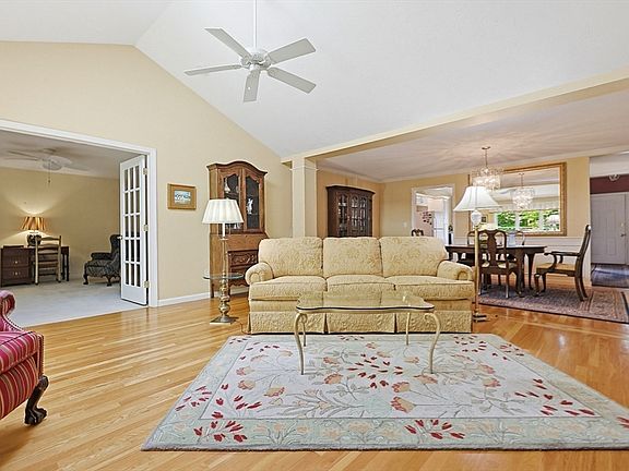 5th image of 6 Ashley Way Unit 6