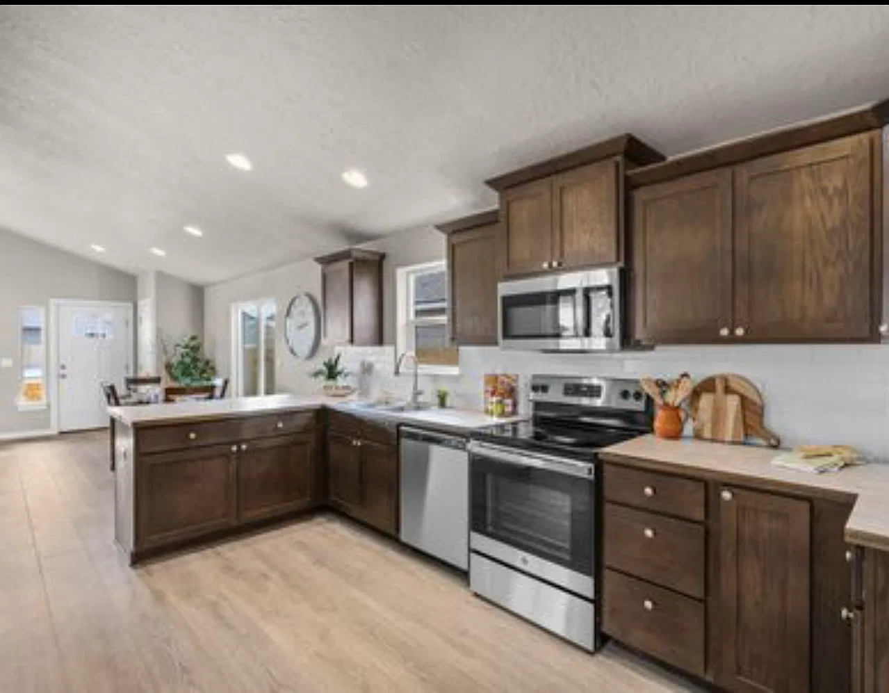2 bed, 900 sqft, $2,295 — Photo 2