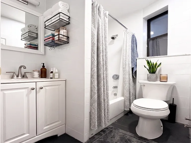350 Bedford Ave #16 — Photo 4