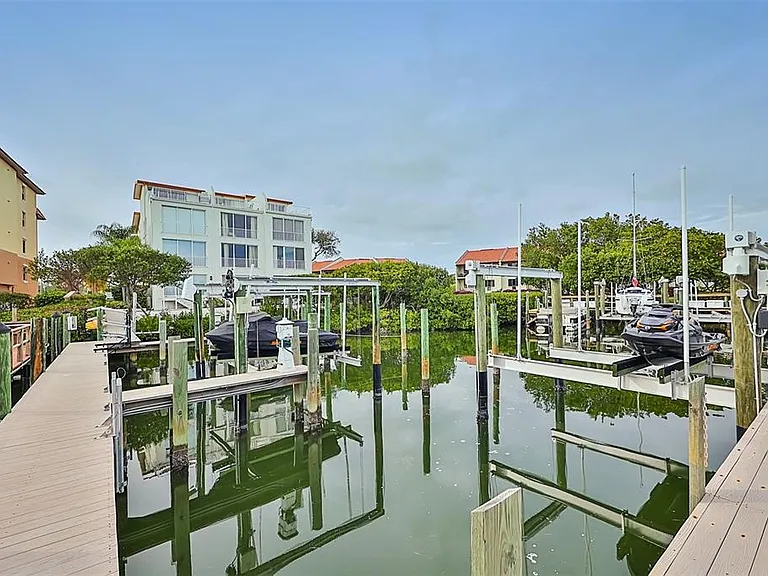 1593 Pinellas Bayway S — Photo 4