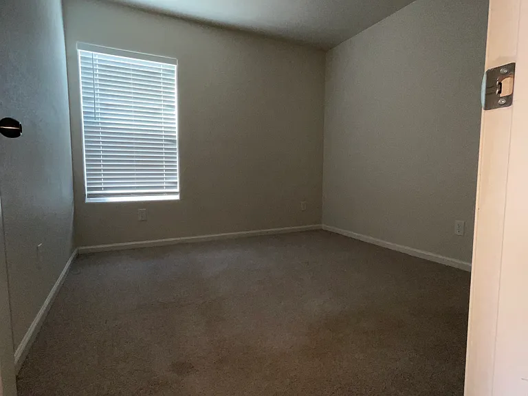 2405 Village Dr — Photo 12