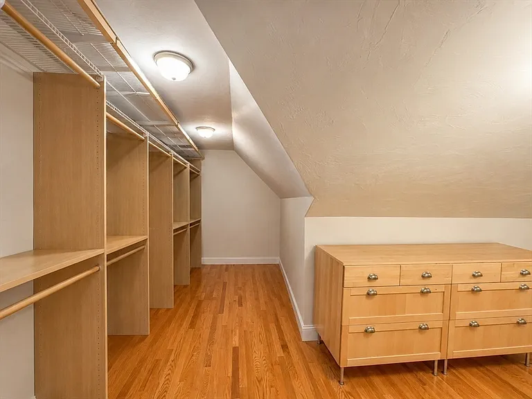 16 Mott St #16 — Photo 19
