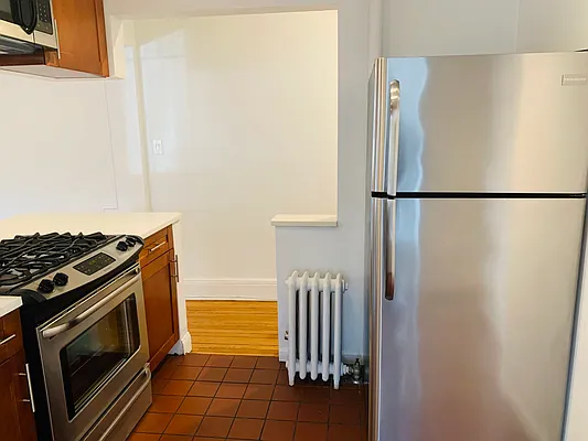 Rented by Flatiron Real Estate Advisors LLC | media 5