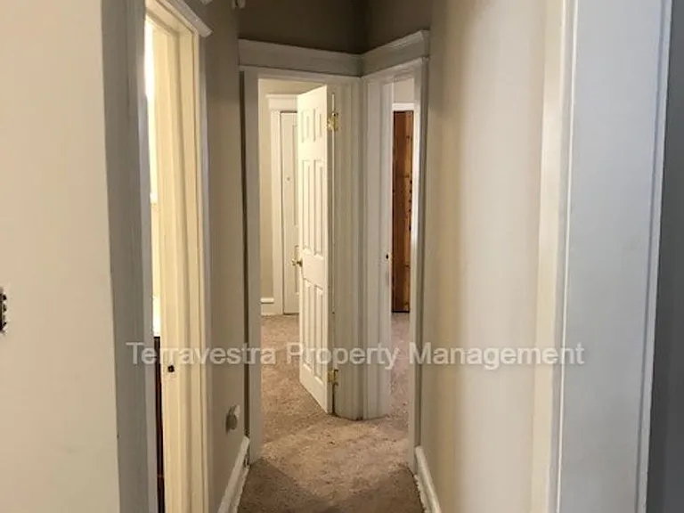 31 Lane Ave — Photo 10
