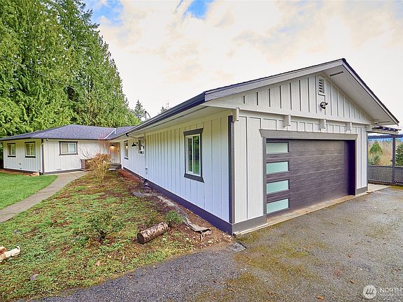 3rd image of 13811 2nd Avenue NE