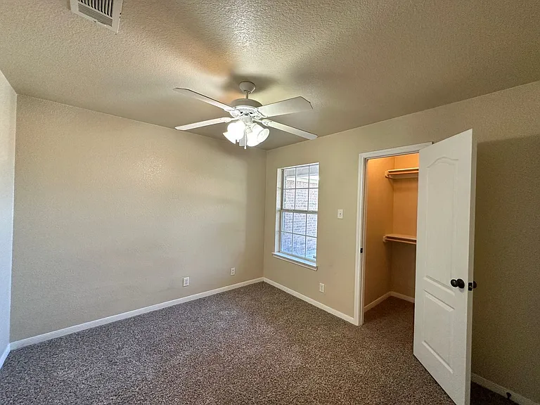2601 Lavender Ln — Photo 38