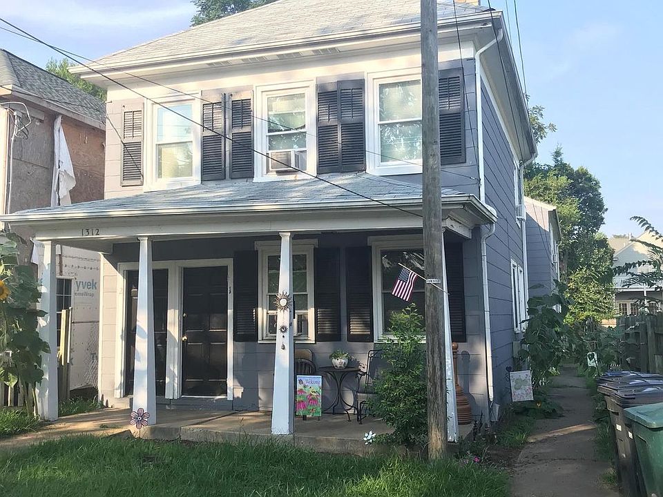 2nd image of 1312 Charles St