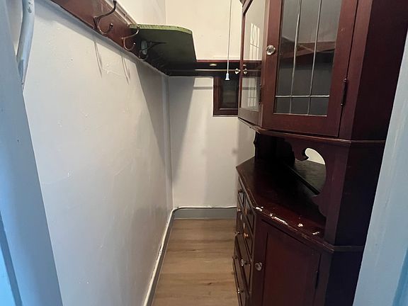 2nd image of 1308 Powell St APT 6