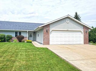 2860 River Dr, Plover, WI 54467