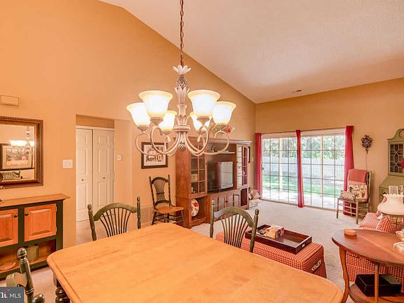 3rd image of 774 Thornwood Dr #774