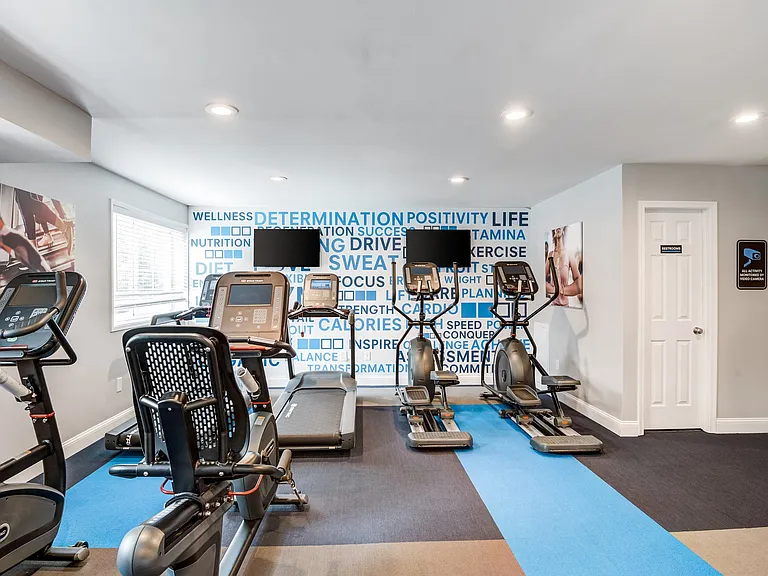 Lynbrook at Mark Center Apartment Homes — Photo 15