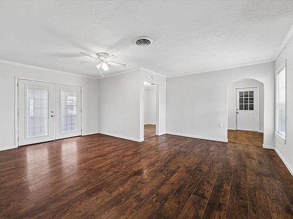 3rd image of 421 Dwire Dr