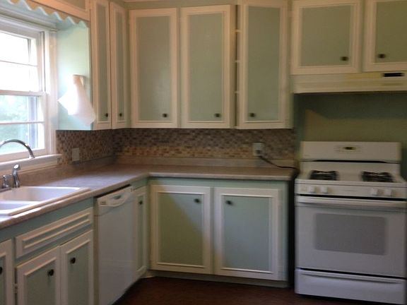 4th image of 507 S 75th Ave E