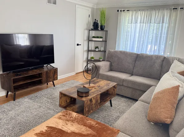 3155 S 39th St #2, Milwaukee, WI 53215