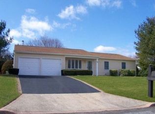 34 Community Dr, Coram, NY 11727