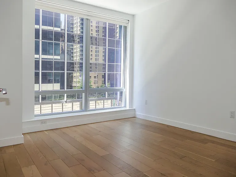 225 E 39th St #25G — Photo 4