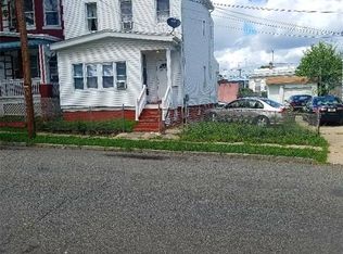 300 Alpine St, Perth Amboy, NJ 08861
