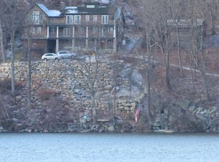 25 Reynolds Rd, Danbury, CT 06811