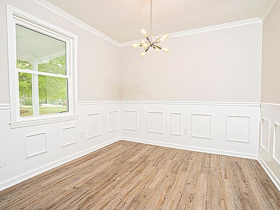 5th image of 126 Pinehaven Dr
