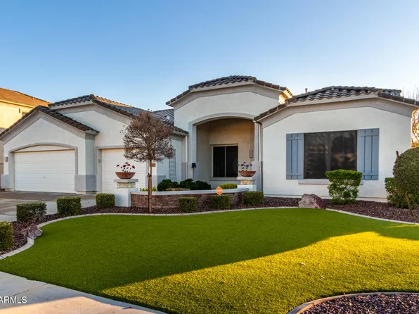 2705 S TUCANA Court, Gilbert, AZ 85295